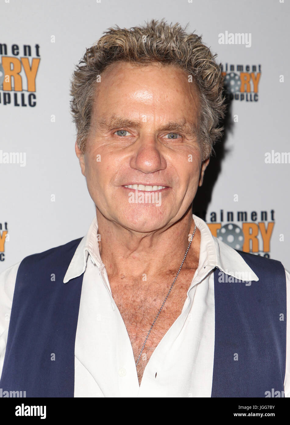 Los Angeles, Californie, USA. Le 06 juillet, 2017. Martin Kove, lors du dépistage de l'usine de divertissement 'l'ail et la poudre" au Chinois TCL 6 théâtres, Californie le 06 juillet 2017. Credit : Faye Sadou/MediaPunch MediaPunch Crédit : Inc/Alamy Live News Banque D'Images