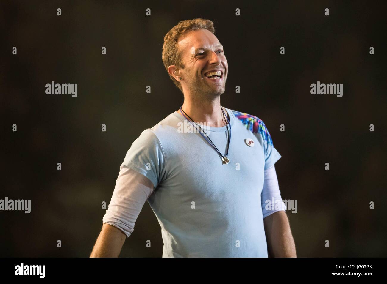 Hambourg, Allemagne. 6 juillet, 2017. Chris Martin joue avec Herbert Groenemeyer au Festival citoyen 2017 à Barclaycard Arena de Hambourg, Allemagne. Dpa : Crédit photo alliance/Alamy Live News Banque D'Images