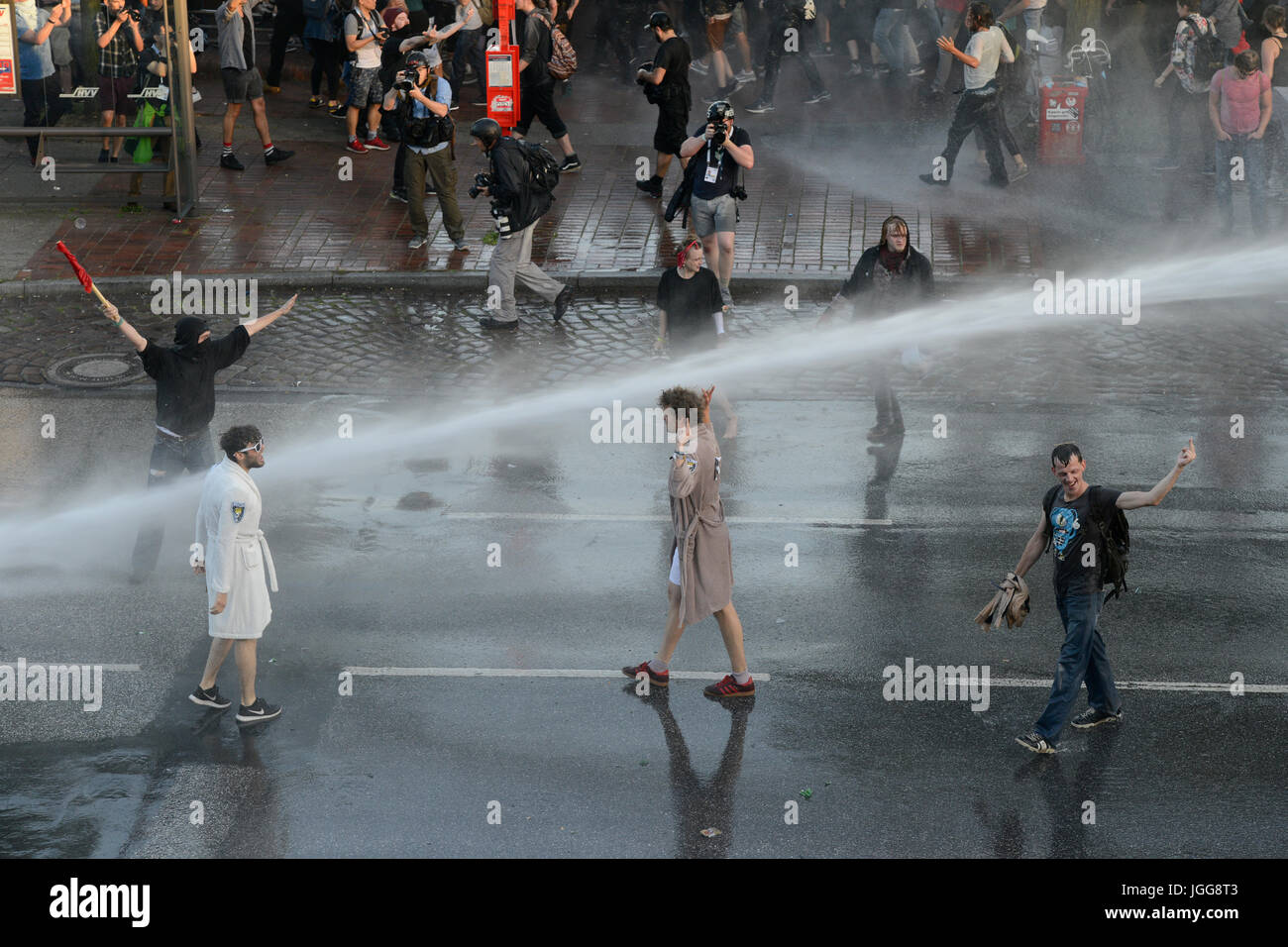 Hambourg, Allemagne. 6 juillet, 2017. Allemagne, Hambourg, protestation 'Welcome to hell' contre sommet du G-20 en juillet 2017 Crédit : Joerg Boethling/Alamy Live News Banque D'Images