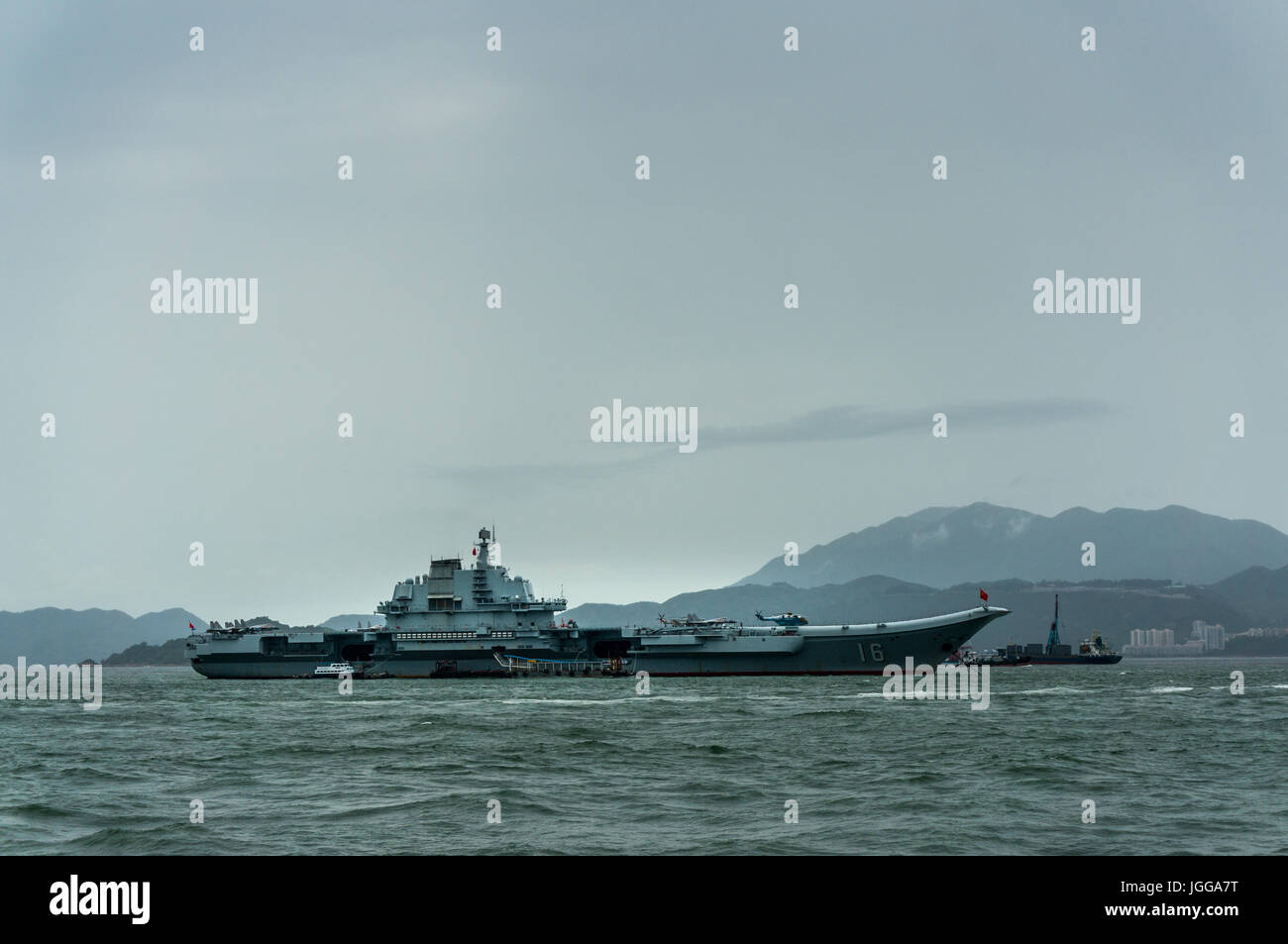 Porte-avions chinois, le Liaoning CNS, visites de Hong Kong. Banque D'Images