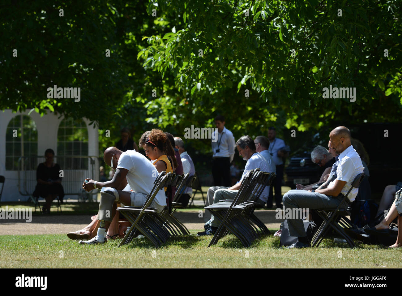 Hyde Park, London, UK. 7 juillet 2017. Commémoration des attentats de Londres au 7/7 memorial à Hyde Park Crédit : Matthieu Chattle/Alamy Live News Banque D'Images