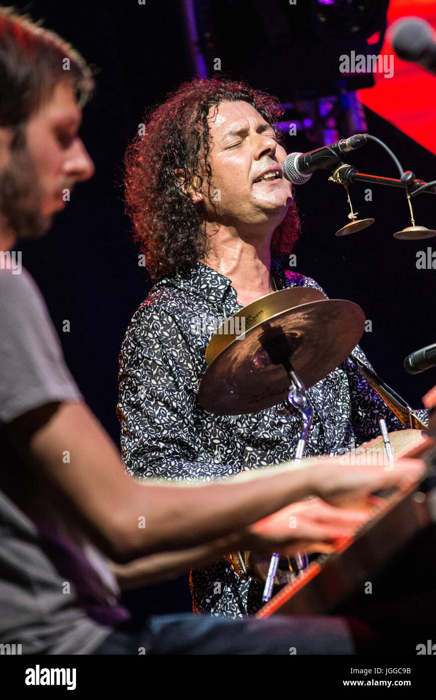 Lugano, Suisse. Le 06 juillet, 2017. La fusion/jazz band SYNDICATE effectue sur scène à Piazza Della Riforma au cours de la 'Estival' Jazz 2017 pour présenter l'album sous "Fichier Ziwinul' Credit : Rodolfo Sassano/Alamy Live News Banque D'Images