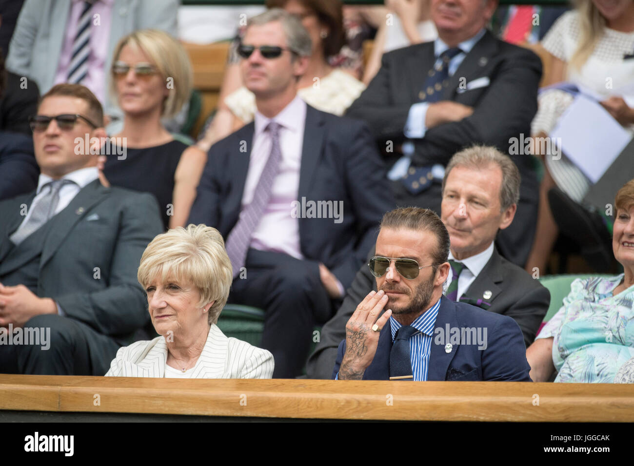 Londres, Royaume-Uni. 7e juillet, 2017. Le Wimbledon Tennis Championships 2017 tenue à l'All England Lawn Tennis et croquet Club, Londres, Angleterre, Royaume-Uni. Simple dames - TROISIÈME TOUR Victoria Azarenka (BLR) v Heather Watson (GBR) sur le Court central. Credit : Duncan Grove/Alamy Live News Banque D'Images