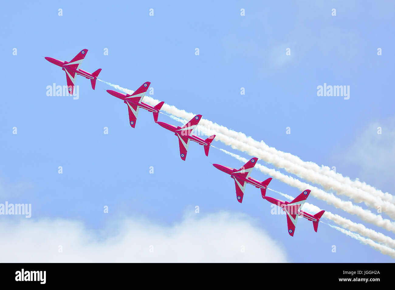 Les flèches rouges effectuer leur affichage à couper le souffle à l'Air Show 2017 Eastbourne, Royaume-Uni Banque D'Images