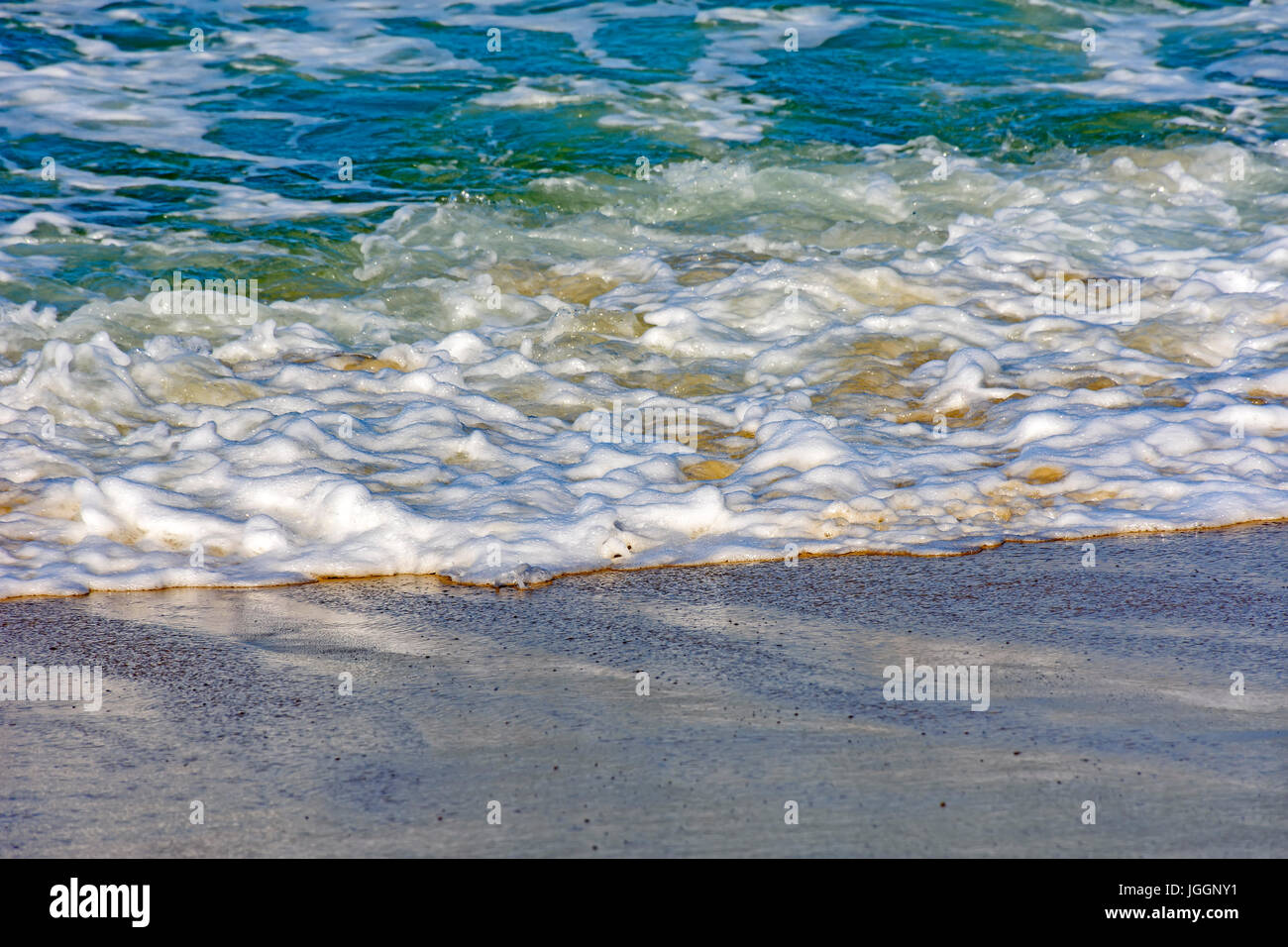 L'eau sur du sable dans tropical beach Banque D'Images