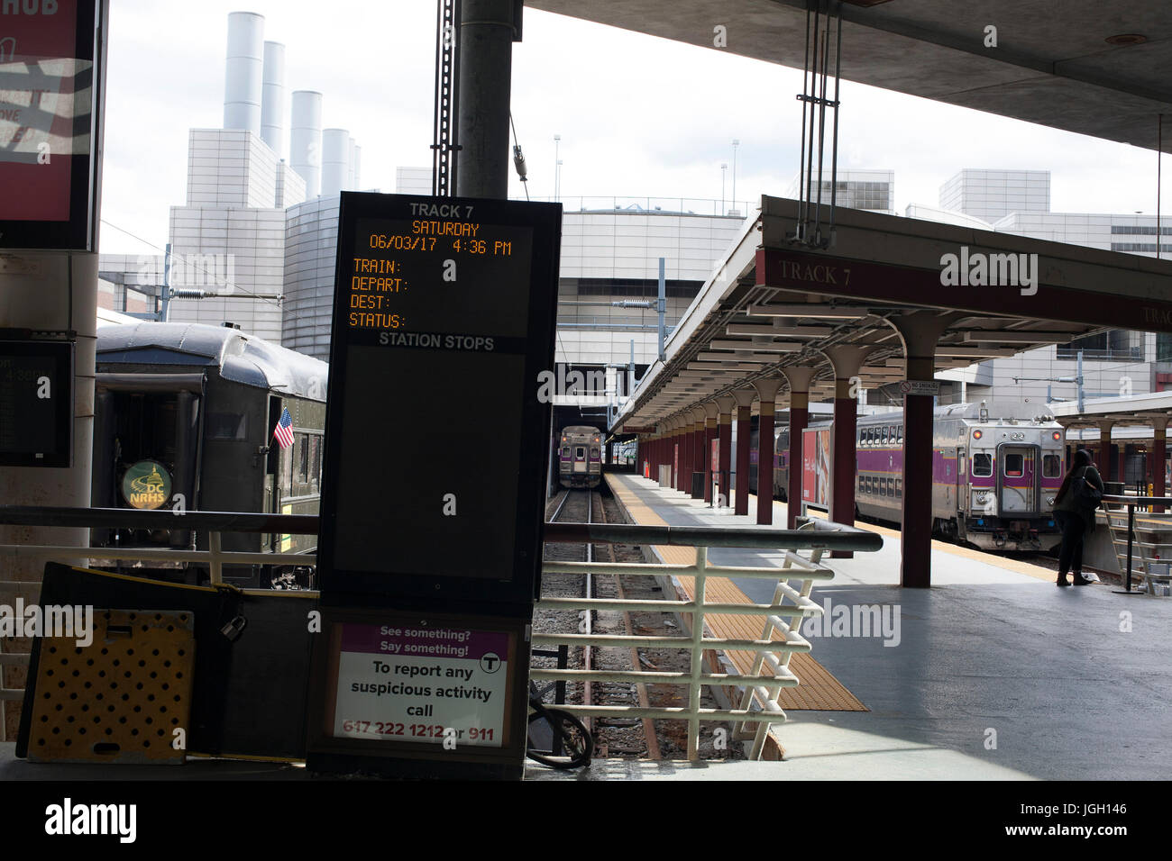 Conseil de départ sur la voie à South Station à Boston, Massachusetts. Banque D'Images