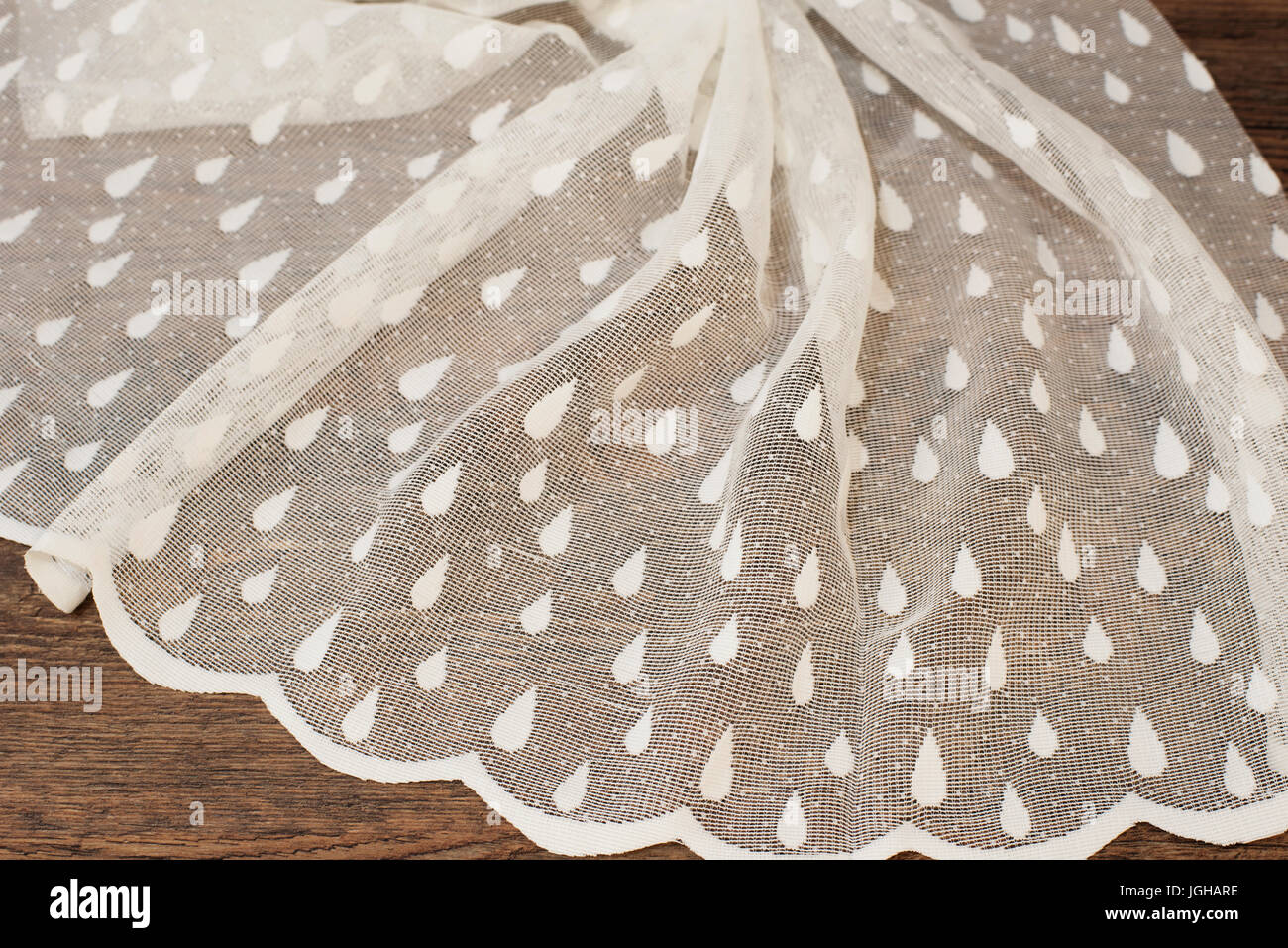 Close up of Beautiful White Tulle. Voilages échantillon de tissu. La texture, le contexte, le motif. Concept de mariage. Design d'intérieur. Tulle Dentelle Vintage Ch Banque D'Images