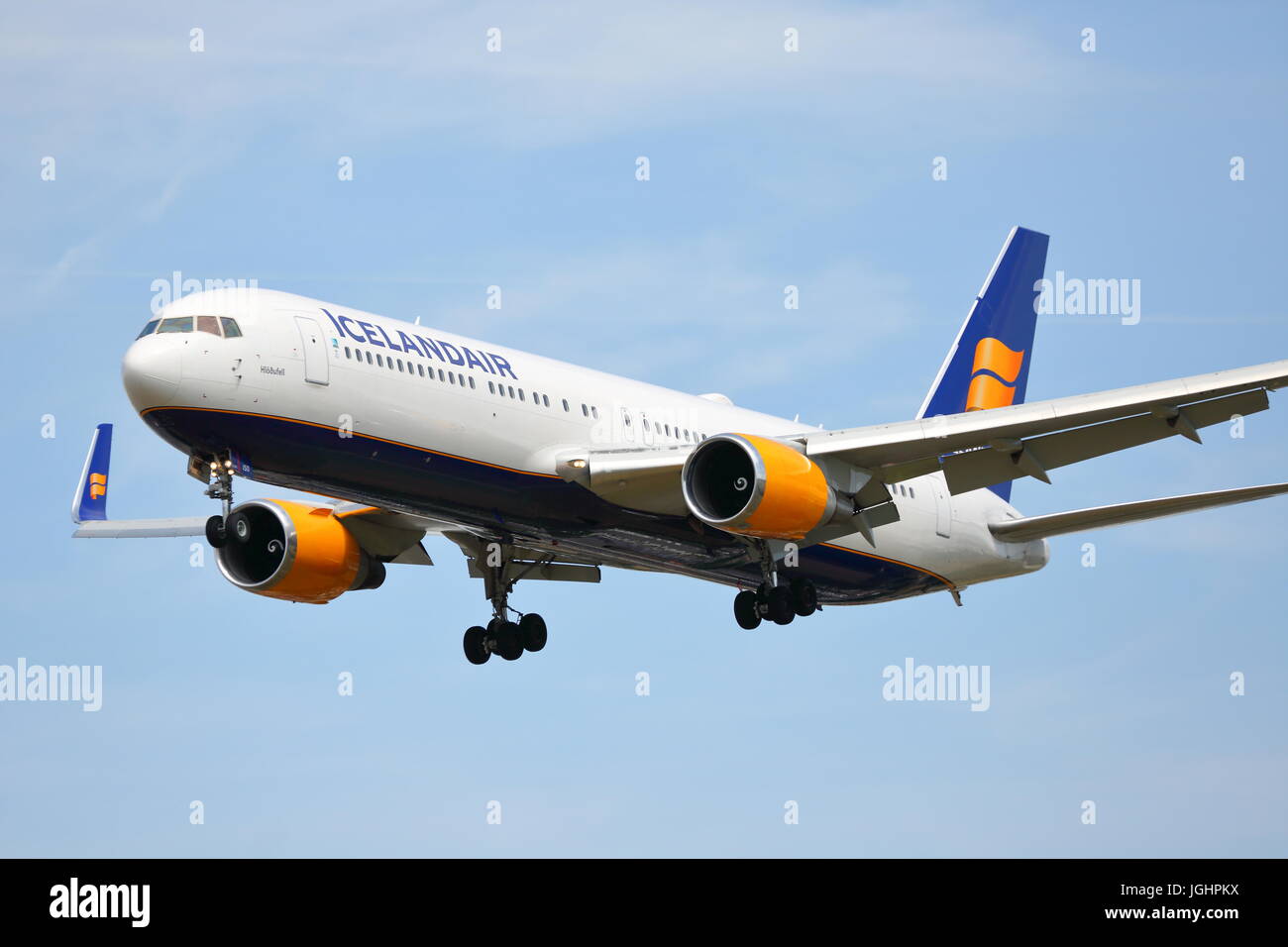 Icelandair Boeing 767-300ER tf-iso près de l'aéroport Heathrow de Londres, UK Banque D'Images