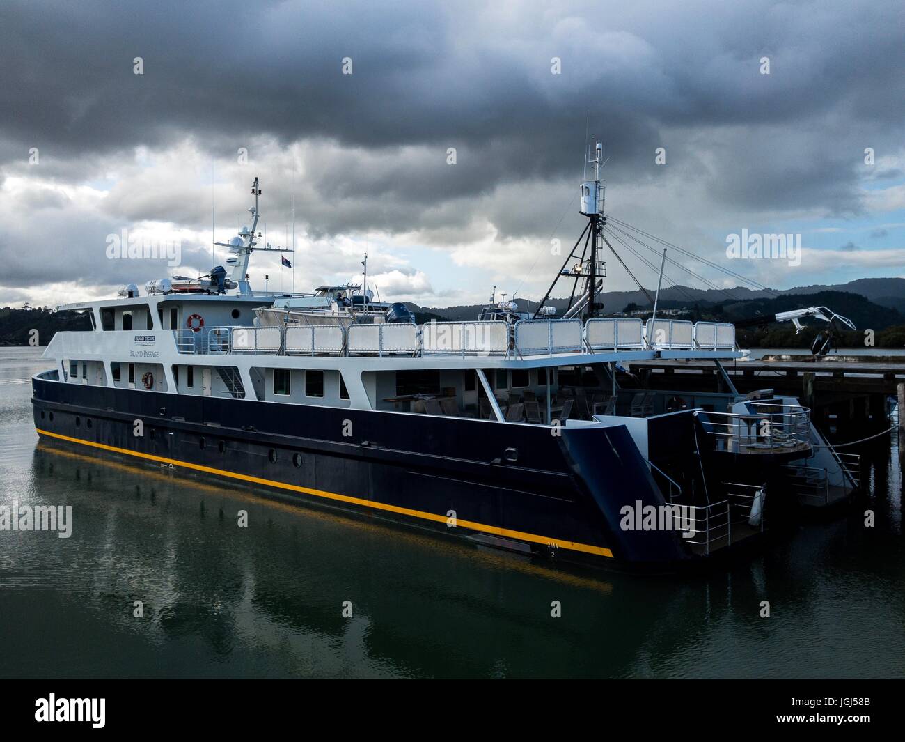 Petit bateau de croisière Island Passage à Port Whangarei Banque D'Images