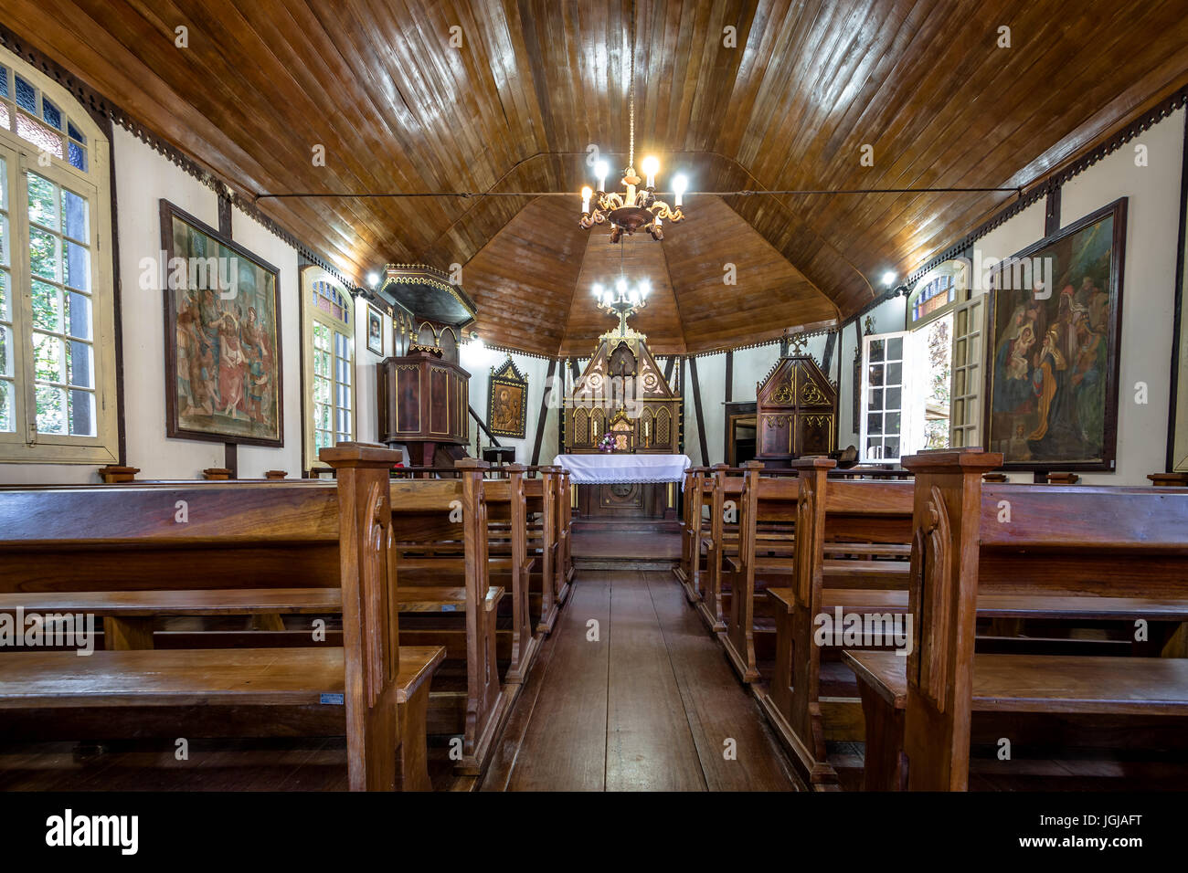 Vue de l'intérieur de l'église de style allemand Fachwerk Immigrants à Village Park (Parque Aldeia do Imigrante) - Nova Petropolis, Rio Grande do Sul, Brésil Banque D'Images