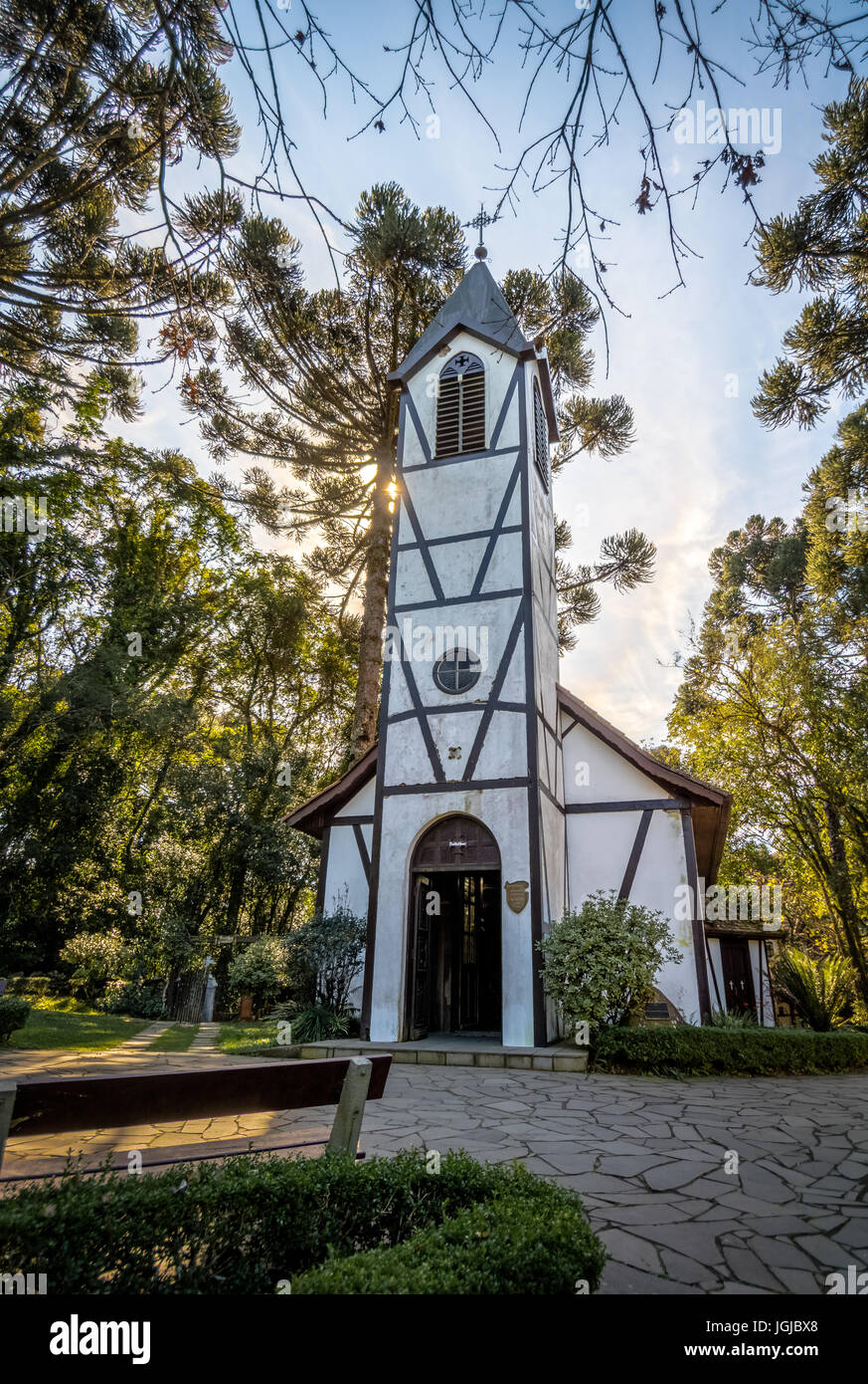 L'église de style Fachwerk allemand d'immigrants à Village Park (Parque Aldeia do Imigrante) - Nova Petropolis, Rio Grande do Sul, Brésil Banque D'Images