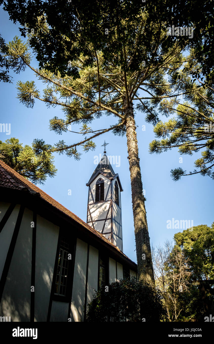 L'église de style Fachwerk allemand d'immigrants à Village Park (Parque Aldeia do Imigrante) - Nova Petropolis, Rio Grande do Sul, Brésil Banque D'Images