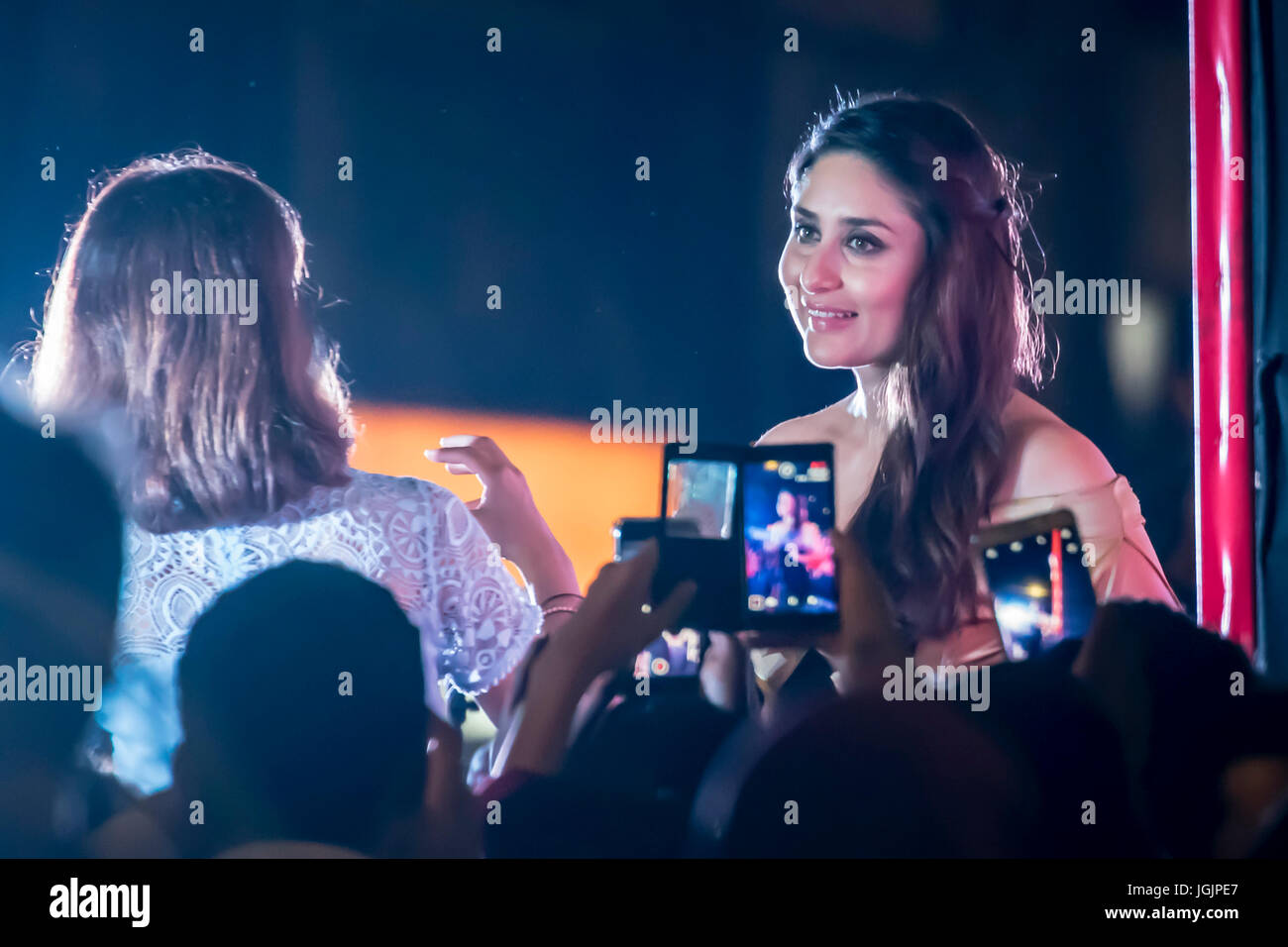 Kuala Lumpur, Malaisie. 7 juillet, 2017. Sex Bollywood Kareena Kapoor est l'actrice indienne à Kuala Lumpur, a invité à lancer un nouveau jus de fruit store, avec une grande foule de fans attendent de voir sa. Credit : Danny Chan/Alamy Live News Banque D'Images
