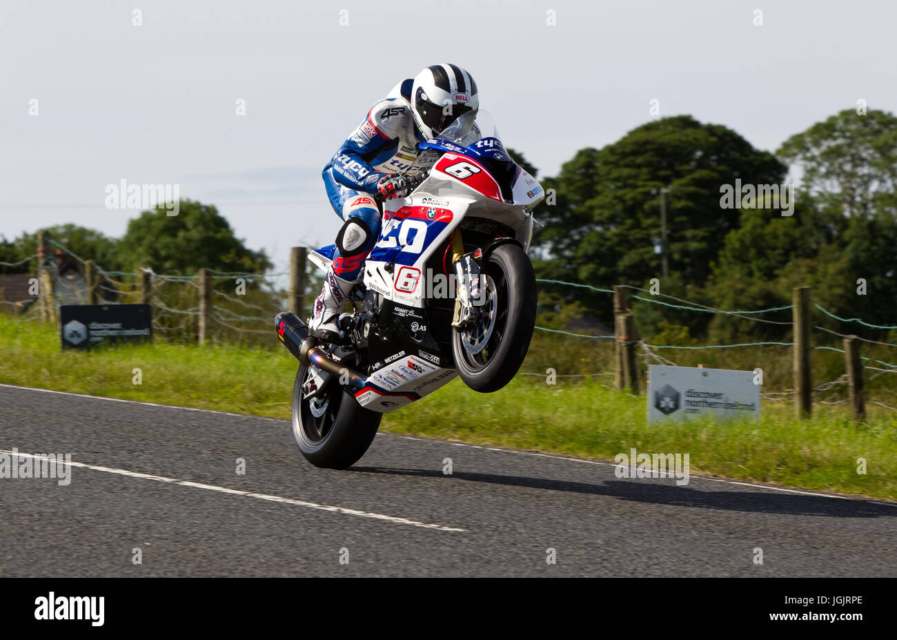 William Dunlop, à la Dears Leap, Grand Prix de l'Ulster, Tyco par Tas BMW Banque D'Images