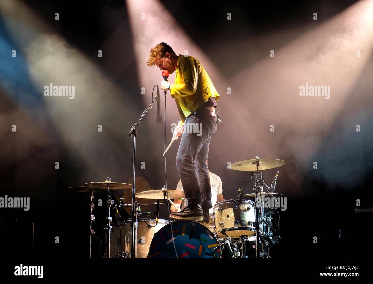Great Tew, Oxfordshire, UK. 7 juillet 2017. Cornbury Festival Jour 1- le groupe britannique Kaiser Chiefs effectuant à Cornbury Festival, Oxfordshire 7 Juillet 2017 : Crédit photographique DFP/Alamy Live News Banque D'Images