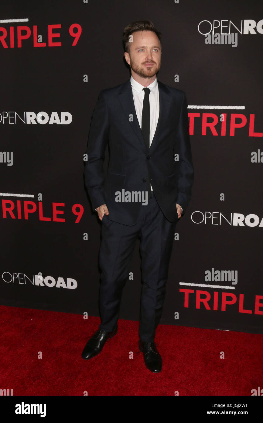 Los Angeles, CA, USA. 16 Février, 2016. LOS ANGELES - jan 16 : Aaron Paul à la Triple 9 Premiere au Regal 14 salles le 16 février 2016 à Los Angeles, CA : Crédit Kay Blake/ZUMA/Alamy Fil Live News Banque D'Images