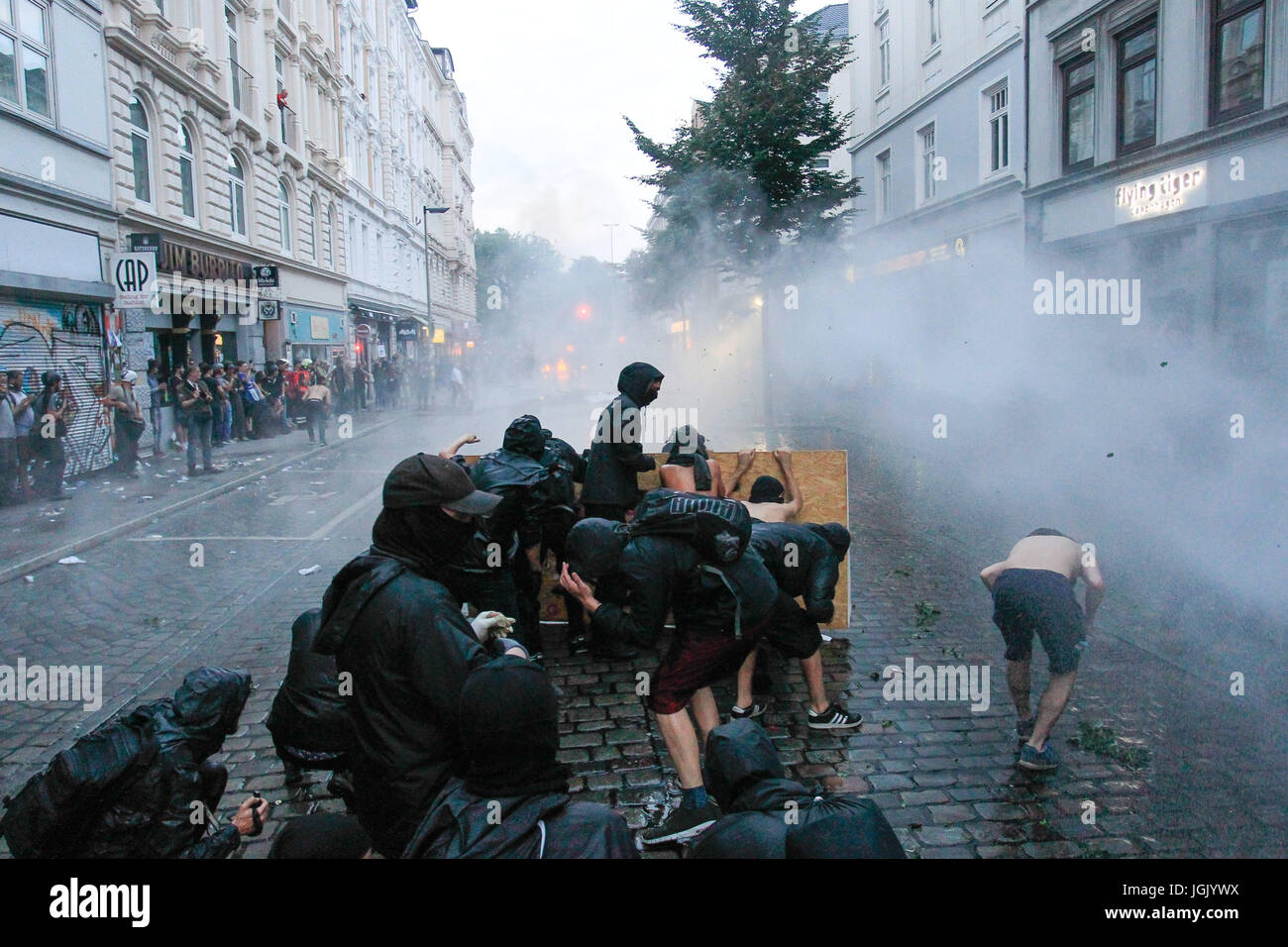 Hambourg, Allemagne. 07Th Juillet, 2017. manifestation contre le sommet du G20 le 7 juillet 2017 à Hambourg, Allemagne. Les dirigeants du G20 groupe des nations unies arrivent à Hambourg aujourd hui pour les 7 et 8 juillet sommet économique, et les autorités se préparent à grande échelle et les efforts de protestation disruptive. (PHOTO : Douglas/PINGITURO BRÉSIL PHOTO PRESSE) Credit : Brésil Photo Presse/Alamy Live News Banque D'Images