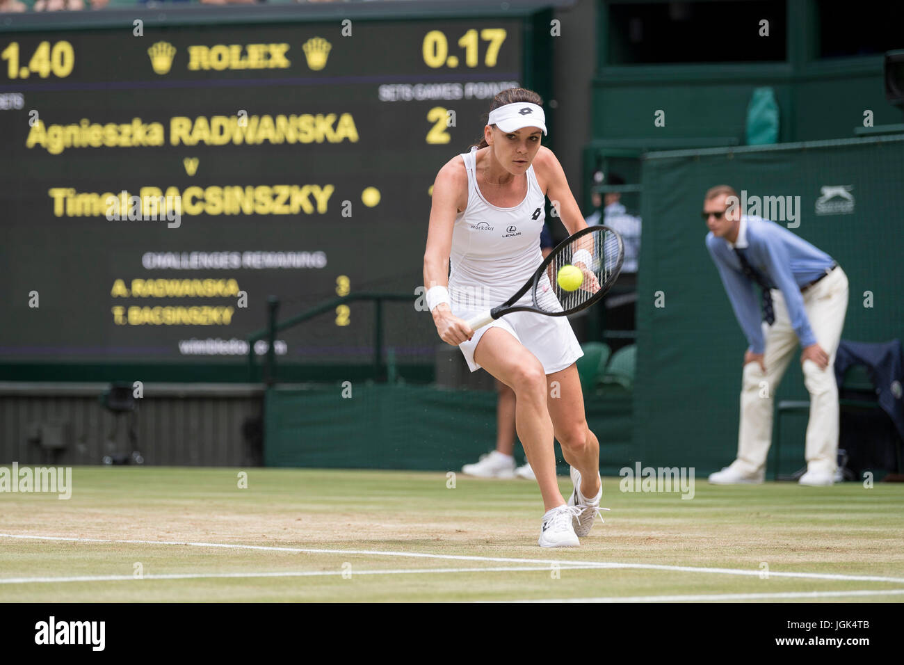 Londres, Royaume-Uni. 8 juillet, 2017. Les Championnats de tennis de Wimbledon 2017 tenue à l'ensemble, au Royaume-Uni. 08 juillet, 2017. Lawn Tennis et croquet Club, Londres, Angleterre, Royaume-Uni. Simple dames - TROISIÈME SÉRIE Agnieszka Radwanska (POL) [9] v Timea Bacsinszky (SUI) [19] Sur la photo :- Agnieszka Radwanska. Credit : Duncan Grove/Alamy Live News Banque D'Images