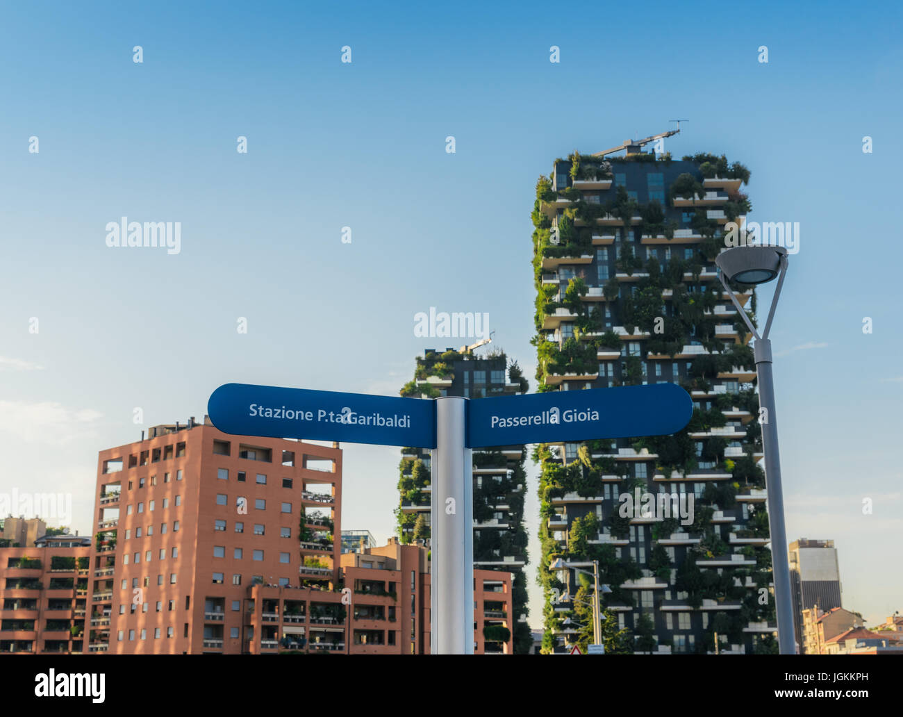 Bosco verticale, verticale, des forêts du district de Porta Nuova, Milan, Lombardie, Italie, Europe Banque D'Images