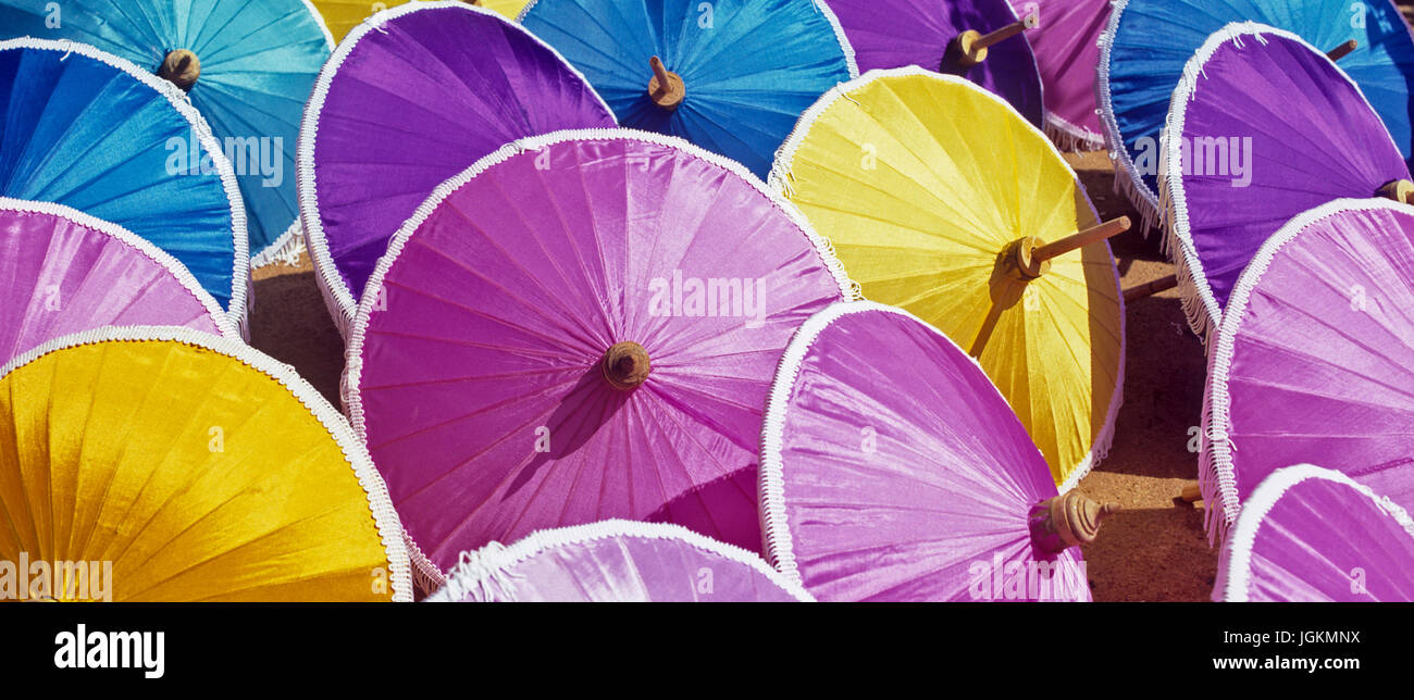 RS 3444. Origines ; couleurs ; couleurs ; écran ; l'usine parapluie, Chiang Mai, Thaïlande du Nord Banque D'Images RS 3444. Origines ; couleurs ; couleurs ; écran ; l'usine parapluie, Chiang Mai, Thaïlande du Nord Banque D'Images