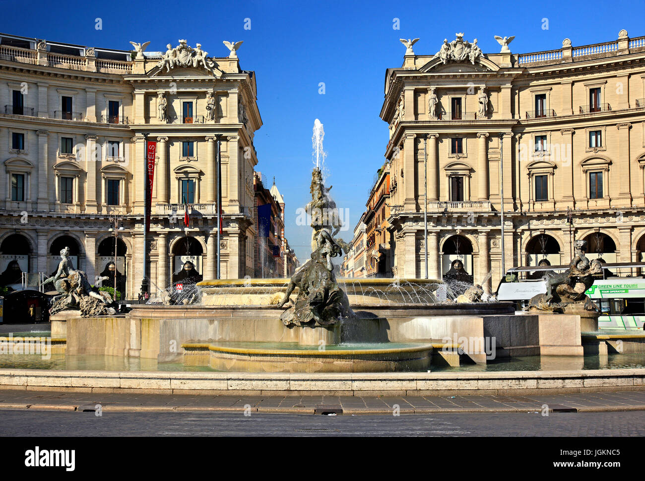 La Fontana delle Naiadi (fontaine des Naïades) sur la Piazza della Repubblica (place de la République), Rome, Italie Banque D'Images