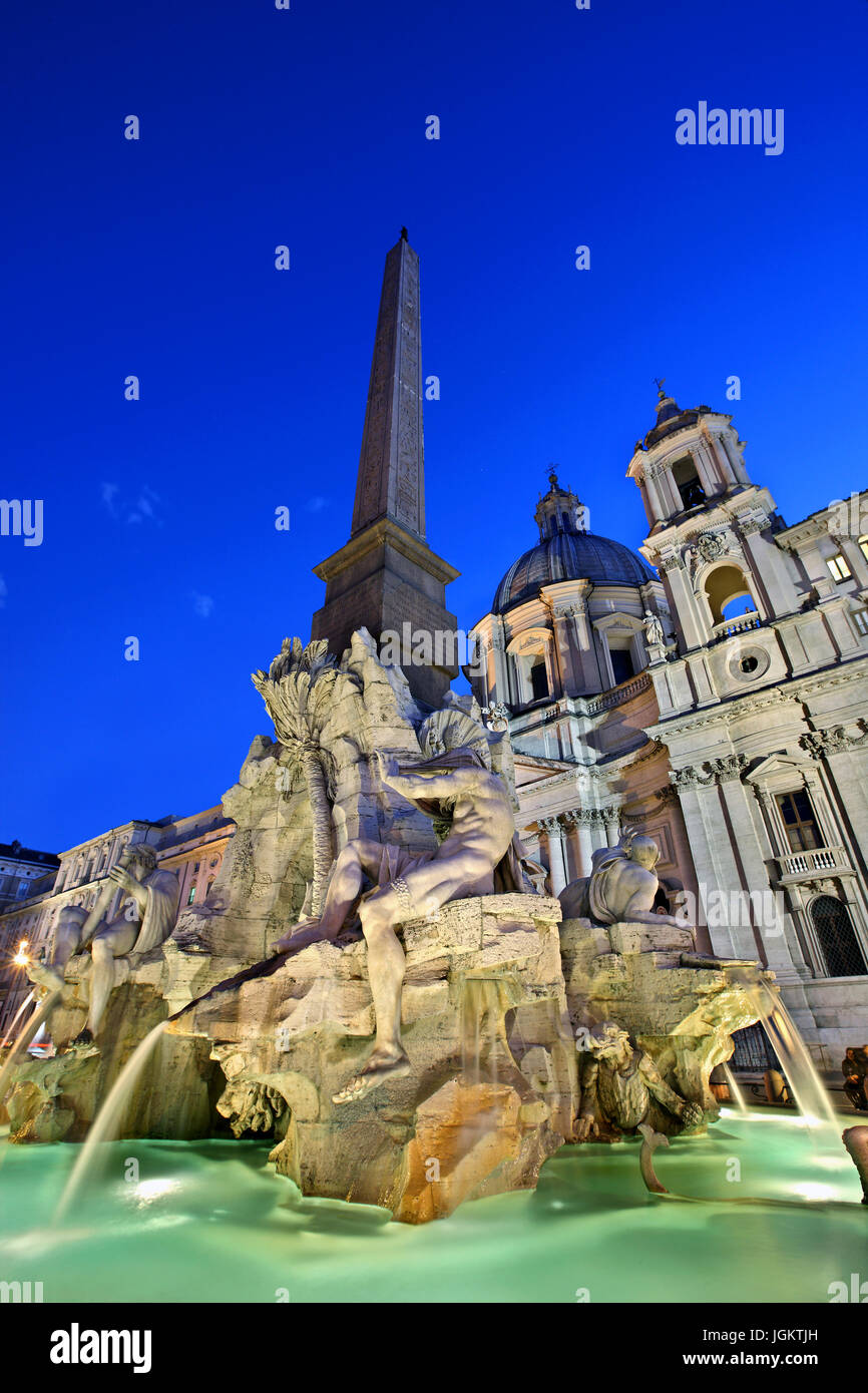 Fontana dei Quattro Fiumi (fontaine des Quatre Fleuves), la Piazza Navona, Rome, Italie Banque D'Images