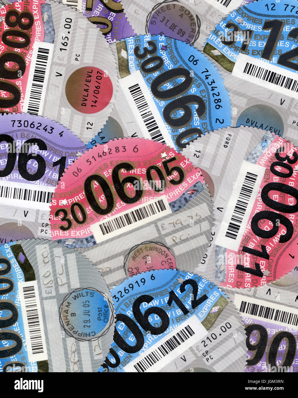 Une collection de disques d'impôt voiture UK Banque D'Images