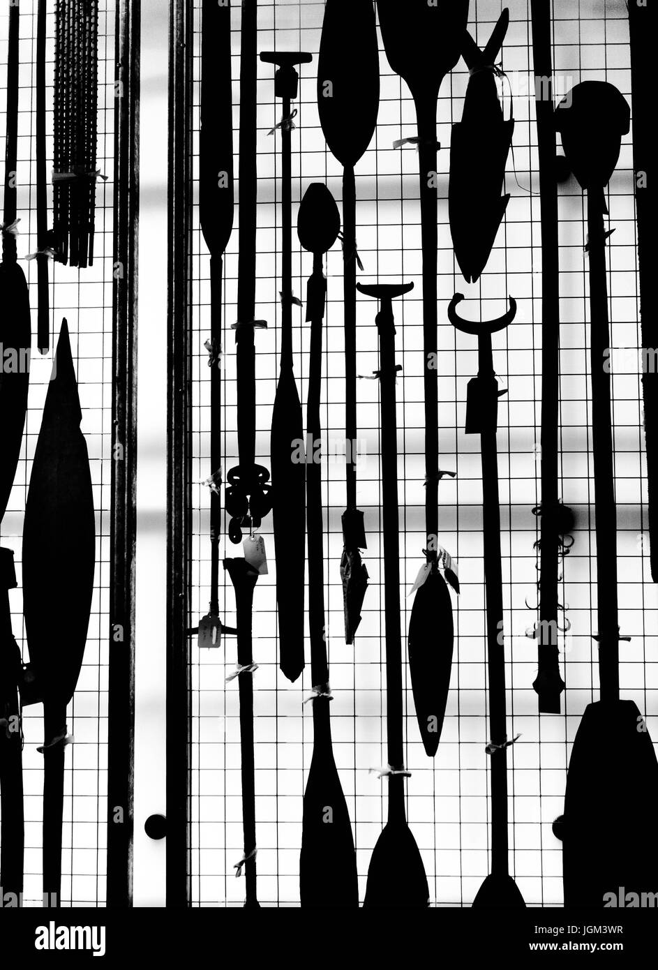 Rames accrochées sur l'affichage à un musée d'histoire Banque D'Images