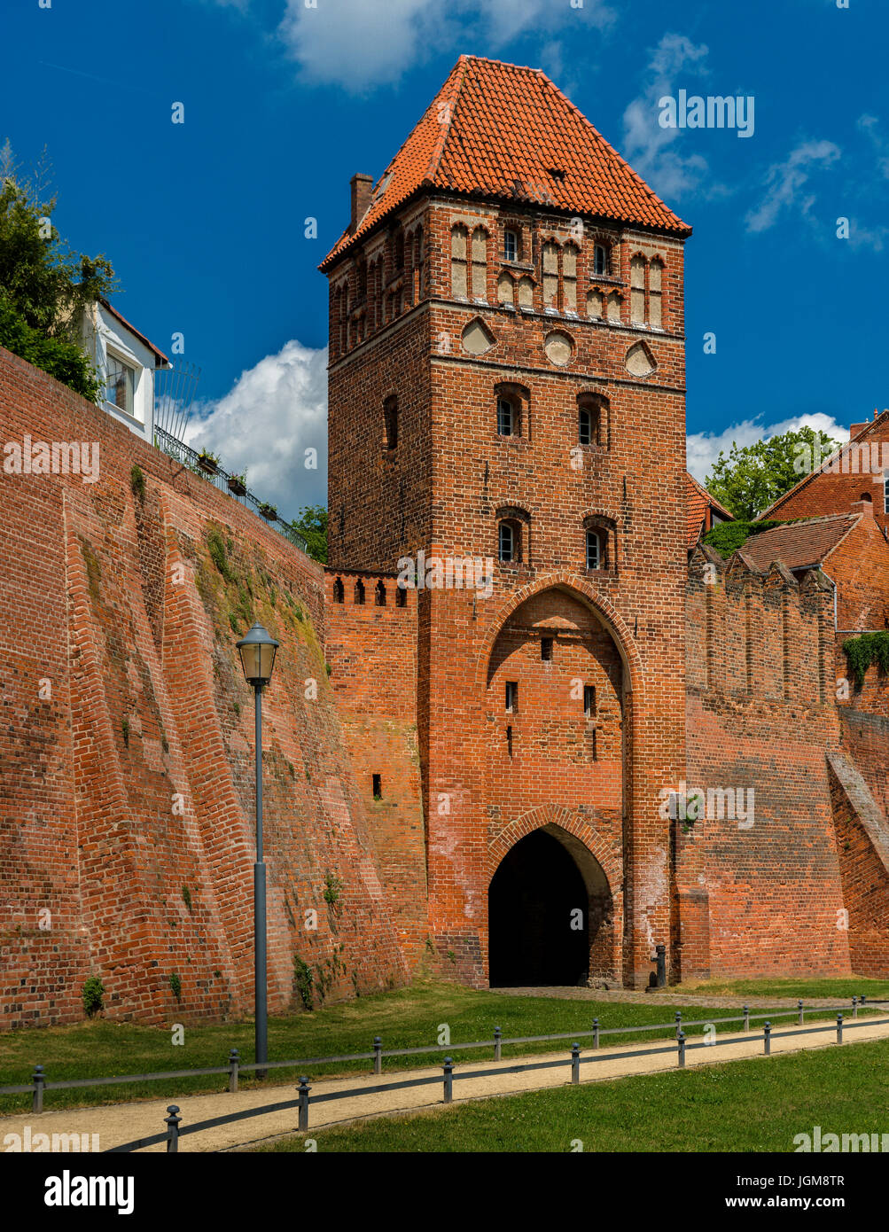 Mur de la ville et porte du château, Stendal, Sachsen-Anhalt, Allemagne Banque D'Images