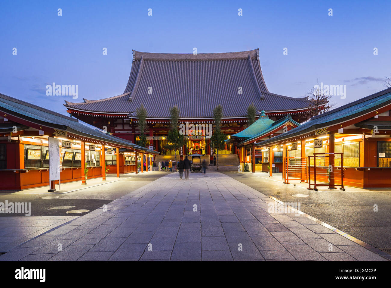 Tokyo, Japon - 31 décembre 2016 : un temple bouddhiste Sensoji est situé à Asakusa. C'est l'un des plus colorés de Tokyo et temples populaires. Banque D'Images