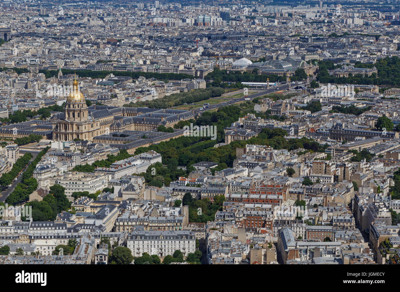 Vue aérienne sur le quartier Invalides à Paris Banque D'Images