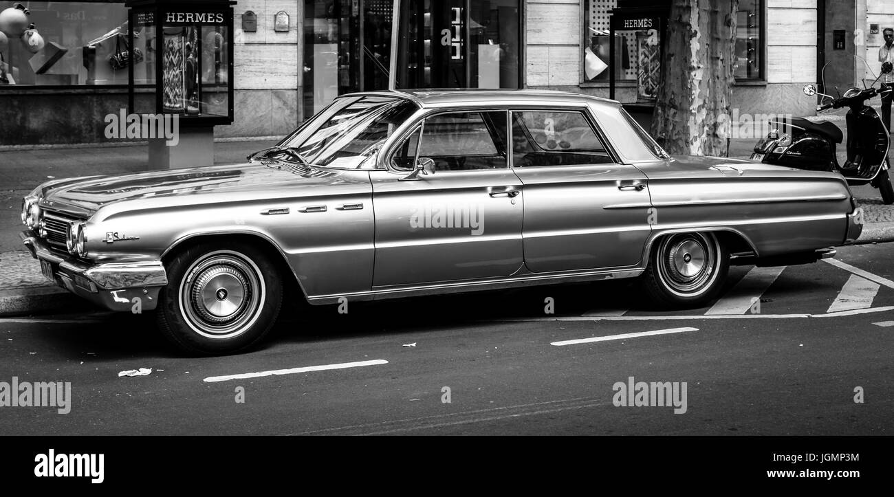 BERLIN - 17 juin 2017 : berline Buick Lesabre, 1962. Noir et blanc. Les Classic Days Berlin 2017. Banque D'Images