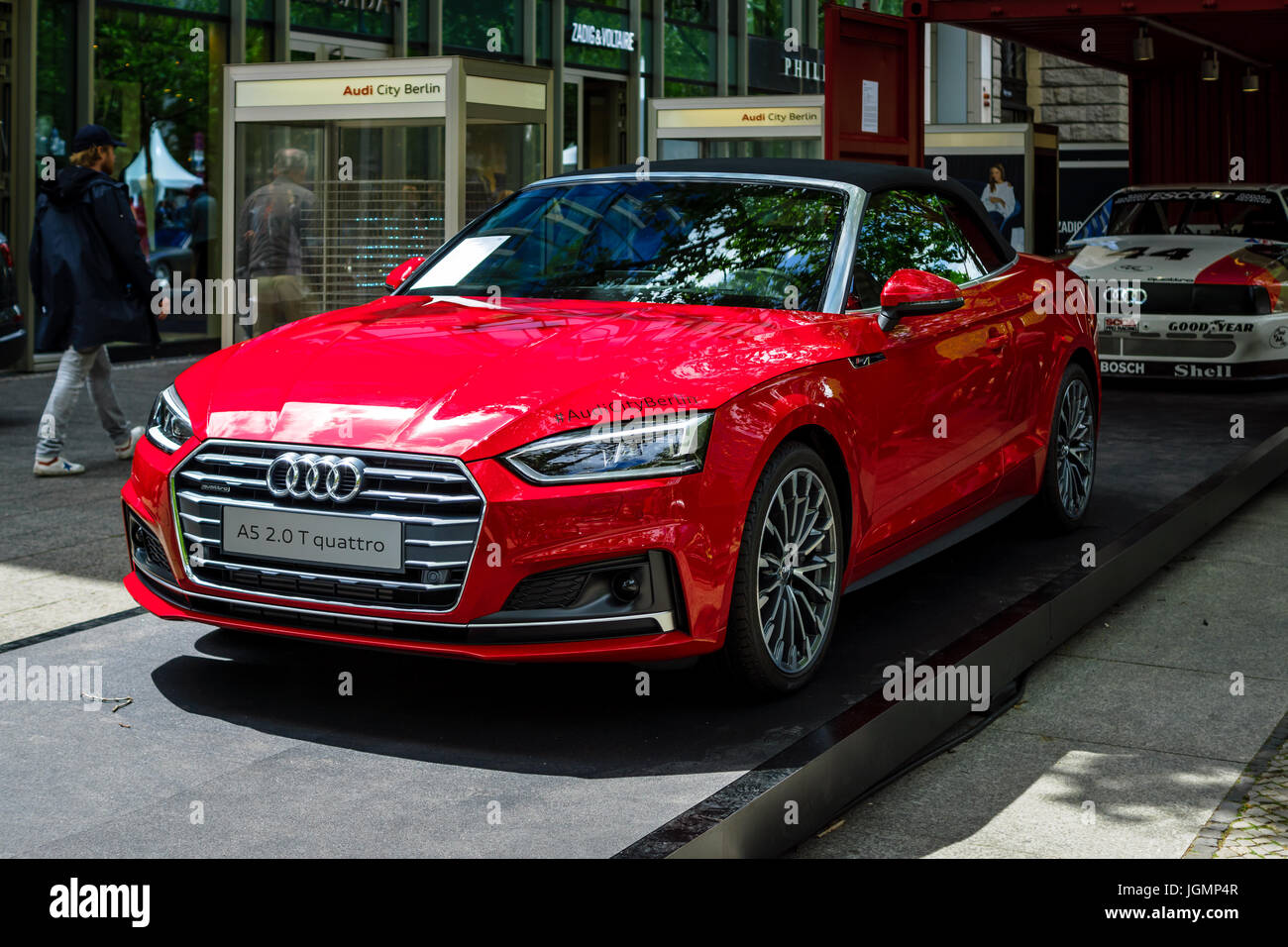 BERLIN - 17 juin 2017 : voiture de direction compacte Audi A5 2.0 TFSI Quattro, produites depuis 2009. Les Classic Days Berlin 2017. Banque D'Images