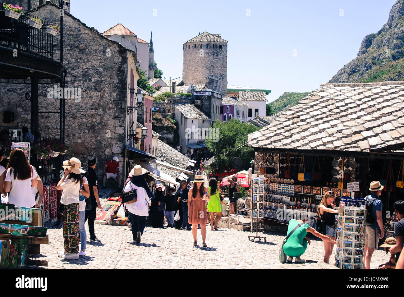 Belle vieille ville de Mostar, Bosnie shopping tourisme Banque D'Images