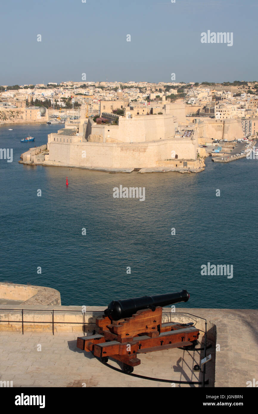 Fort St Angelo, Grand Harbour, à Malte. Vue depuis la partie supérieure de Barrakka La Valette. Le maltais et l'histoire de l'Europe. Voyager à l'étranger. Banque D'Images