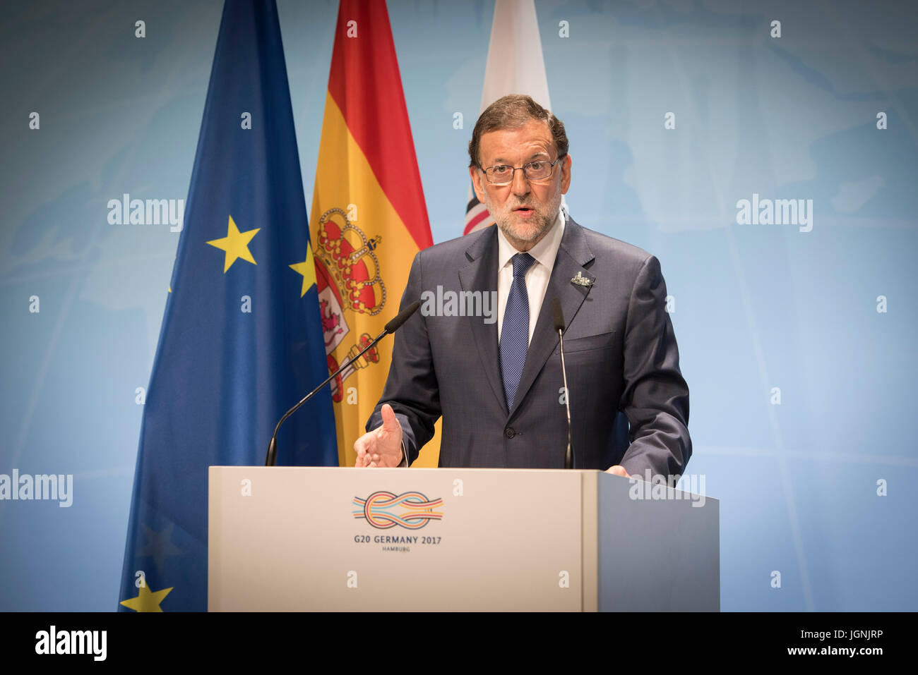 Le Président Espagnol Mariano Rajoy lors d'une conférence de presse à l'issue des deux jours de réunion au sommet du G20 des dirigeants du monde le 8 juillet 2017 à Hambourg, Allemagne. (Bundesregierung/Bergmann via Planetpix) Banque D'Images