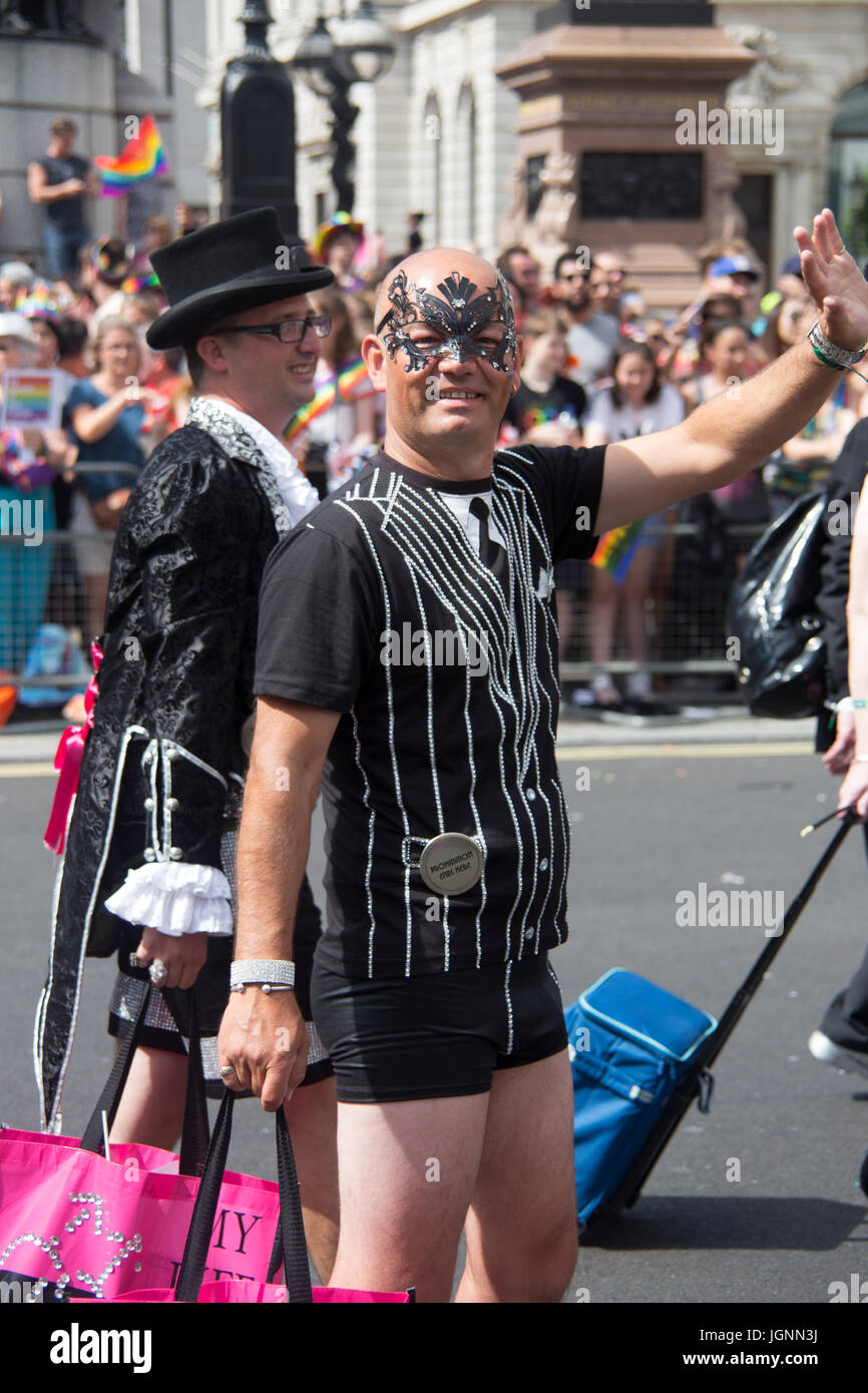 Londres, Royaume-Uni. 8e juillet, 2017. Profitant de la communauté LGBT à Londres parade Crédit : jjphotographic/Alamy Live News Crédit : jjphotographic/Alamy Live News Banque D'Images