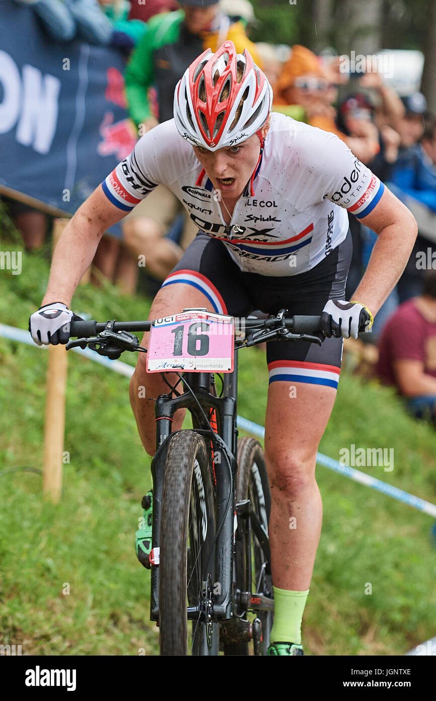 Lenzerheide (Suisse). 09 juillet 2017. Annie Last de OMX PRO TEAM durant l'UCI Vtt Cross-Country Worldcup Olympique de Lenzerheide. Crédit : Rolf Simeon/bildgebend.ch/Alamy Live News Banque D'Images