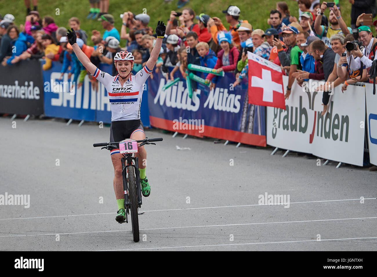 Lenzerheide (Suisse). 09 juillet 2017. Annie Last de OMX PRO TEAM durant l'UCI Vtt Cross-Country Worldcup Olympique de Lenzerheide. Crédit : Rolf Simeon/bildgebend.ch/Alamy Live News Banque D'Images