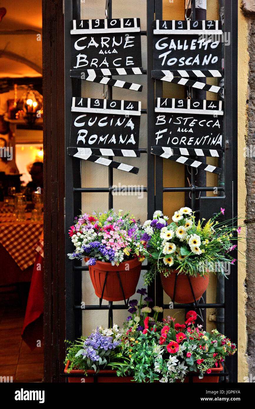 À l'entrée d'un restaurant à Trastevere, Rome, Italie Banque D'Images