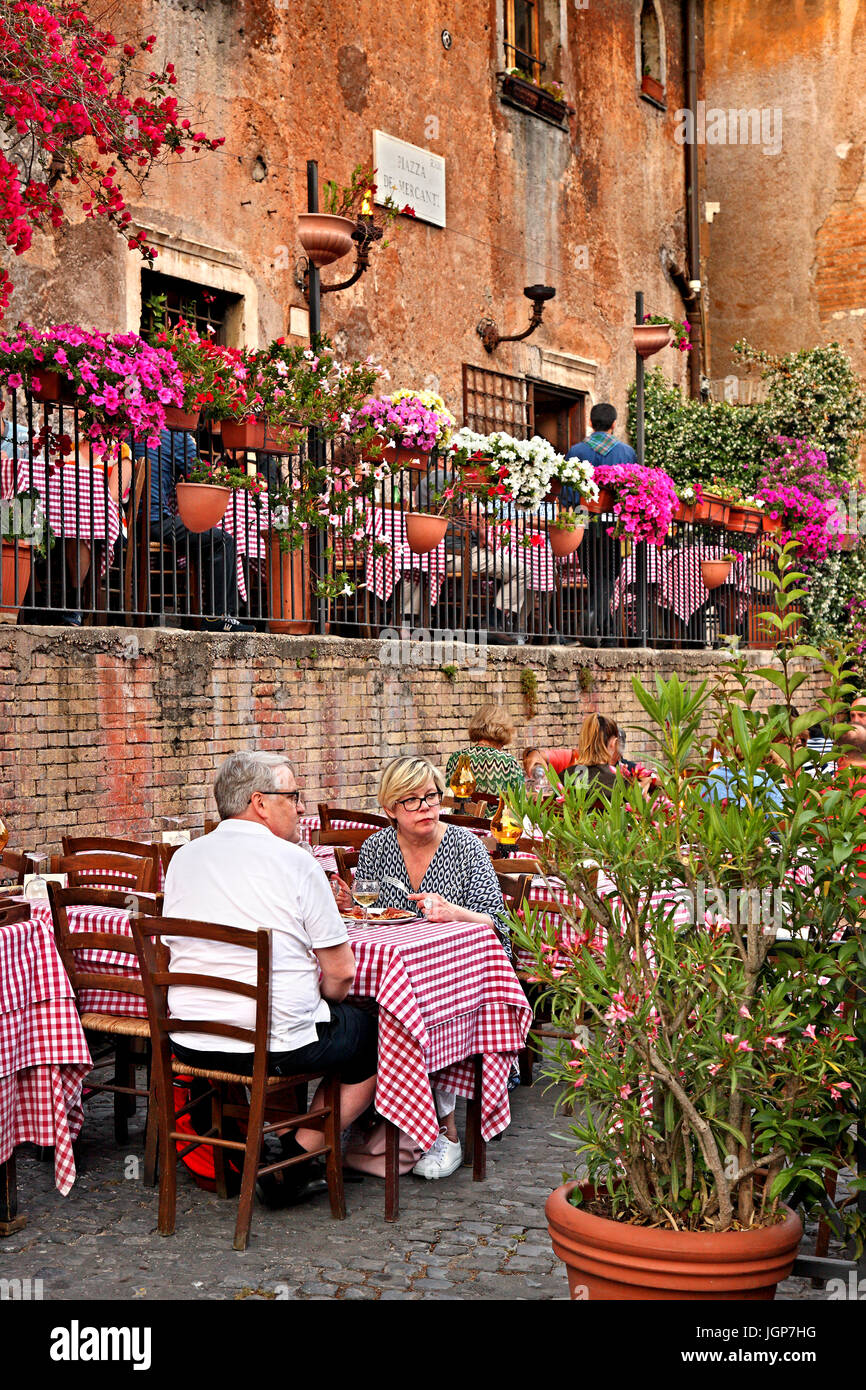 Traditonatl tavern à Piazza dei Mercanti, Trastevere, Rome, Italie Banque D'Images