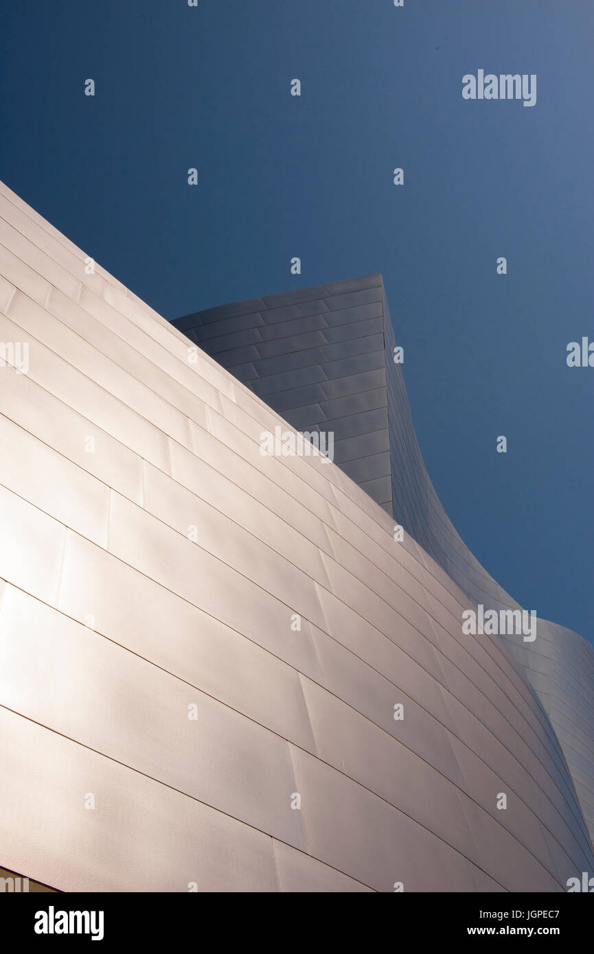 Frank Gehry conçu Walt Disney Concert Hall dans le centre-ville de Los Angeles est une merveille architecturale. Banque D'Images