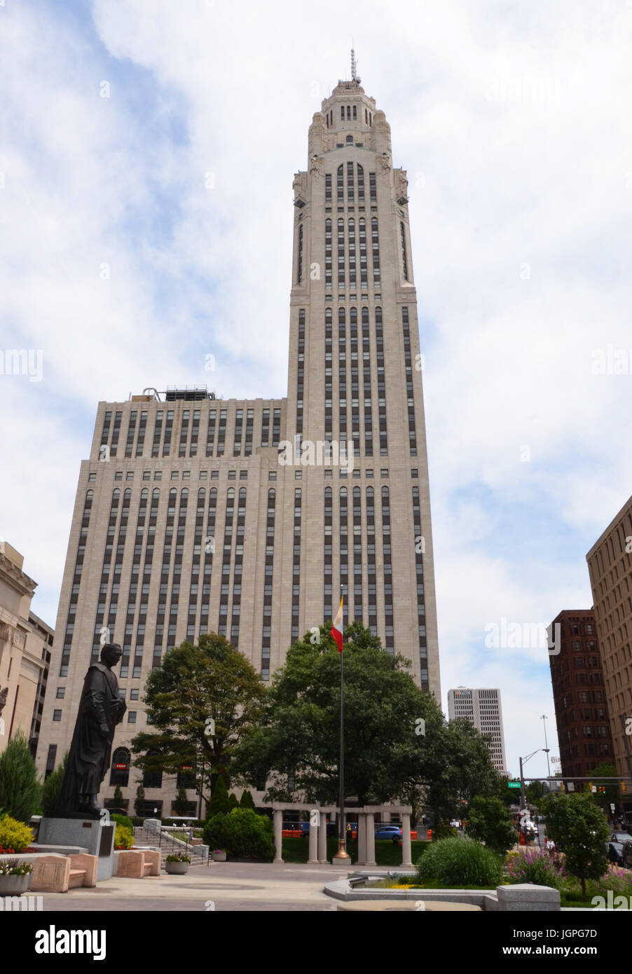 COLUMBUS, OH - le 28 juin : l'LeVeque Tower à Columbus, Ohio est illustré le 28 juin 2017. L'Art déco se trouve à côté de l'Hôtel de ville de Columbus. Banque D'Images