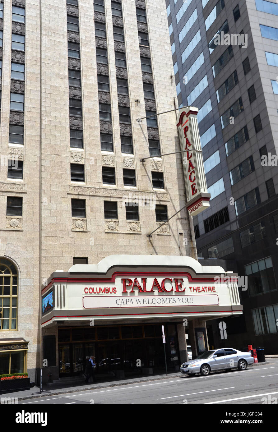 COLUMBUS, OH - le 28 juin : Le Palace Theatre à Columbus, Ohio est illustré le 28 juin 2017. Il fait partie de l'Leveque tower. Banque D'Images