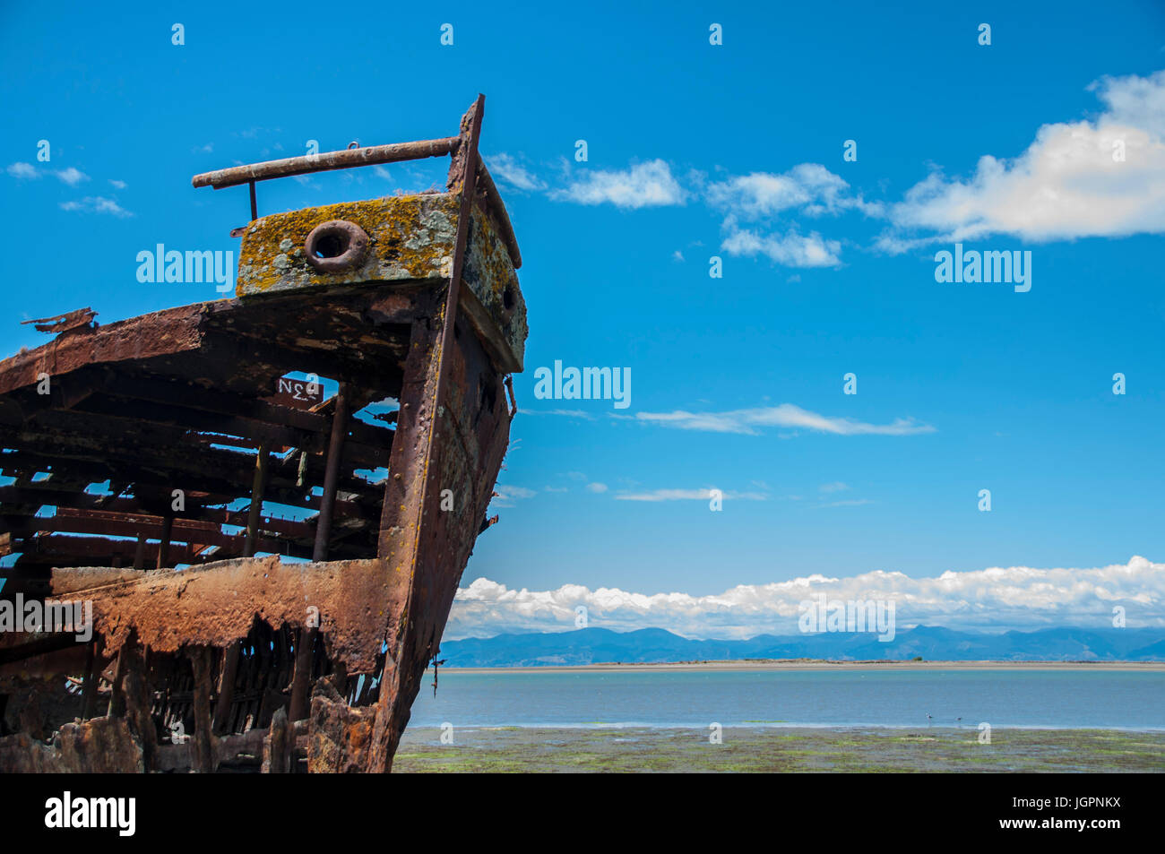 Épave de bateau sur l'île du sud de la Nouvelle-Zélande Banque D'Images