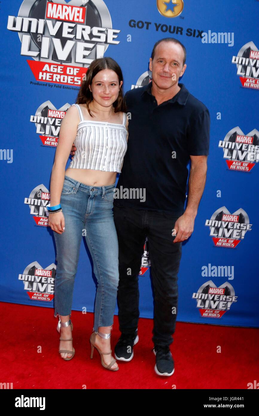 Los Angeles, CA, USA. 8 juillet, 2017. Stella Gregg, Clark Gregg aux arrivées pour Marvel Universe Live Show Weekend d'ouverture, Staples Center, Los Angeles, CA, le 8 juillet 2017. Credit : Priscilla Grant/Everett Collection/Alamy Live News Banque D'Images