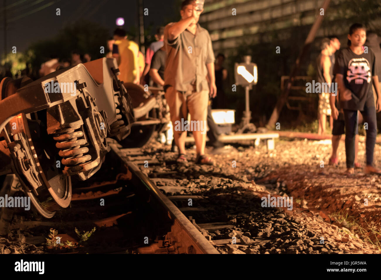 Déraillement de train de ciment à Nakhon Ratchasima, Thaïlande. Le 10 juillet 2017. Pas de mort ou de blessures signalées. Banque D'Images