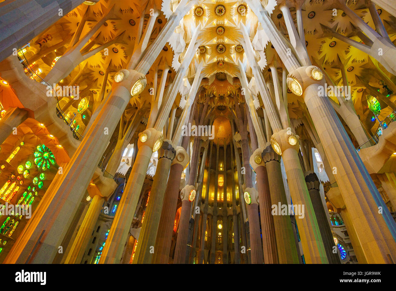 Sagrada Família (basilique et l'Église expiatoire de la Sainte Famille