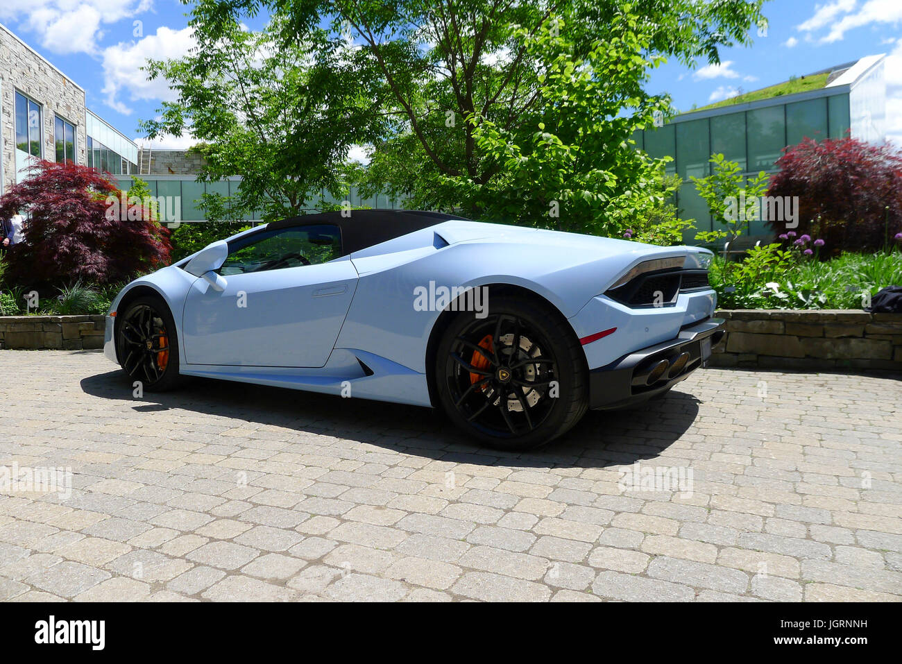 Un bébé bleu Lamborghini ouragan mis en garde et sur l'affichage à un événement social de Toronto. Banque D'Images