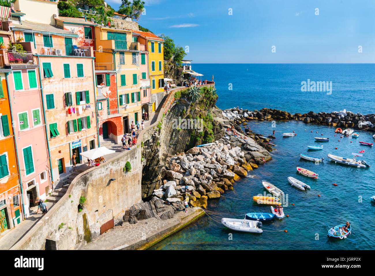 Riomaggiore est un des cinq villages le long de la région des Cinque Terre en Italie Banque D'Images